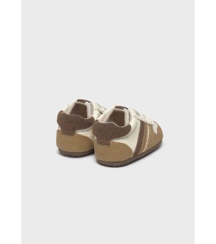 Mayoral Παπουτσάκια Αγκαλιάς Μπεζ Mayoral Παπουτσάκια Αγκαλιάς Μπεζ