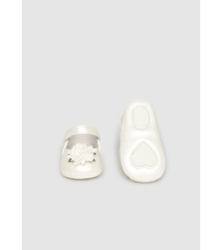 Mayoral Μπαρέτες Αγκαλιάς Αμπιγιέ Λουλούδι Λευκό