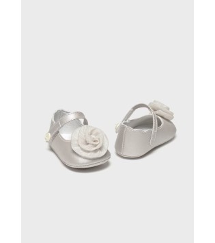 Mayoral Παπουτσάκια Αγκαλιάς Περλέ Mayoral Παπουτσάκια Αγκαλιάς Περλέ